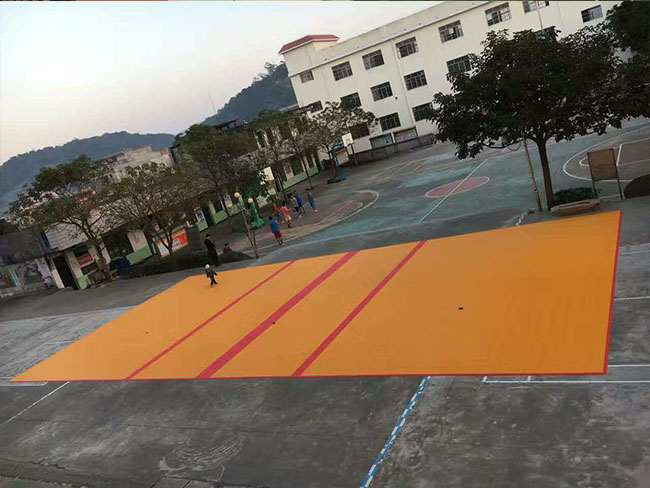 運(yùn)動(dòng)場(chǎng)地